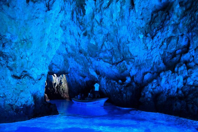 Private Speed Boat Tour to Blue Cave & Pakleni islands - Key points at a glance