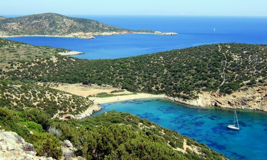 Private Speedboat Cruise to the South Coast of Sifnos Island - Dialiskari and the final swim