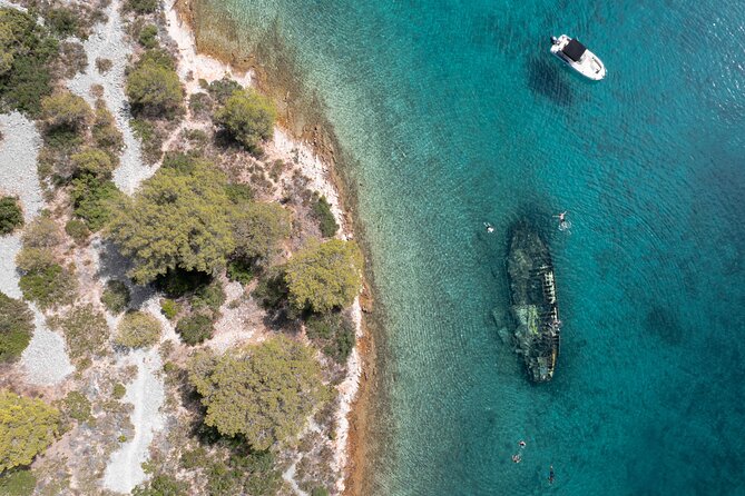 Private speedboat custome-made tour / from Trogir and Split - Boat size, comfort, and group fit