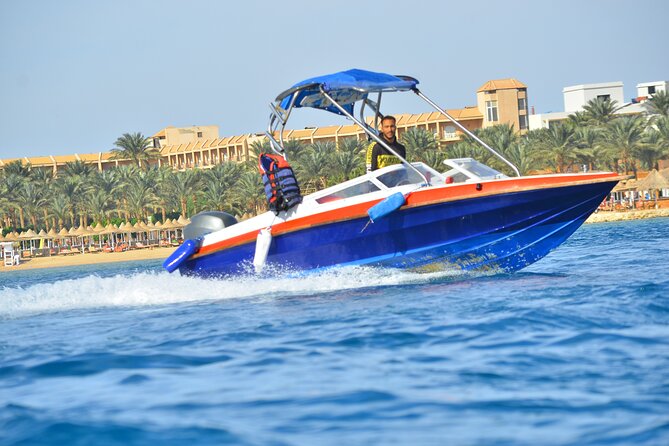 Private Speedboat to Abu Munkar Island and Snorkeling - Hurghada - Snorkeling beside coral reefs