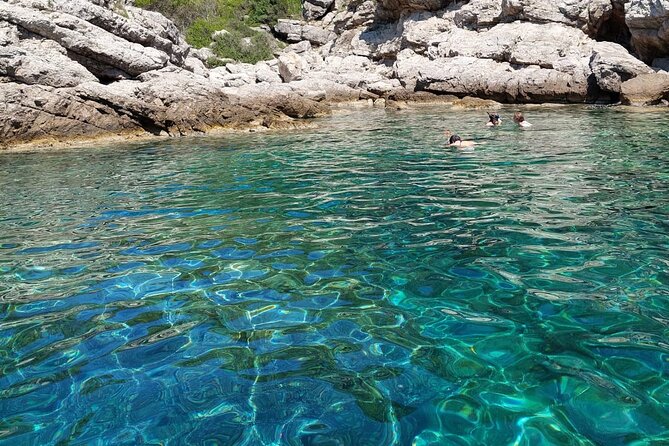 Private Speedboat Tour- Blue cave, sandy beaches and snorkelling - Šunj Beach: sand, swimming, and beach-bar time