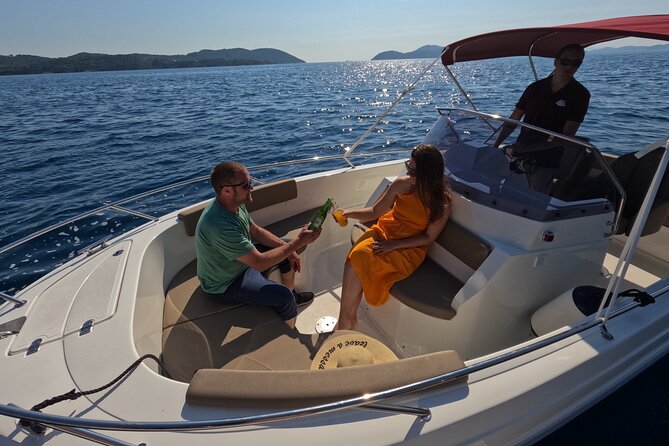 Private Speedboat Tour- Blue cave, sandy beaches and snorkelling - Šipan: a lunch stop with a slower rhythm