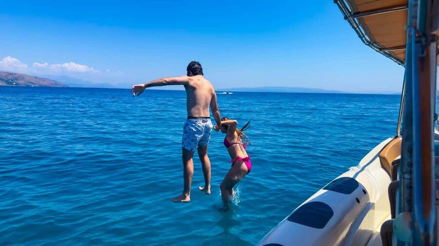 Private Speedboat Tour from Split – Blue Lagoon & Šolta - The crew and the private schedule