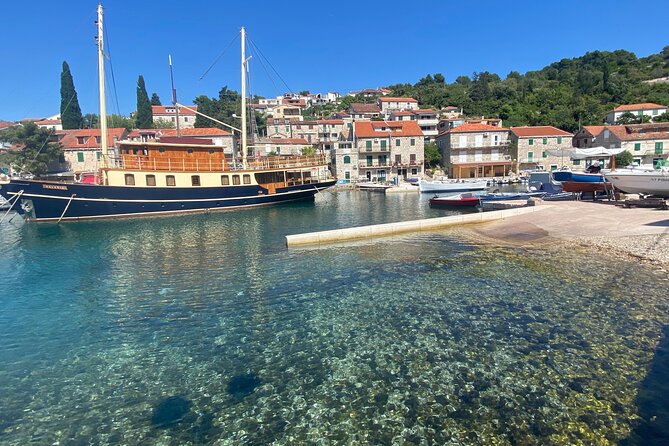 Private speedboat tour from Trogir and Split all around Island Šolta - The skipper and the private-boat difference