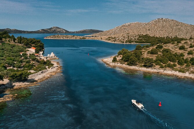 Private speedboat tour : Sakarun beach, Dugi otok, Golubinka Cave - A sunken ship and an old army tunnel
