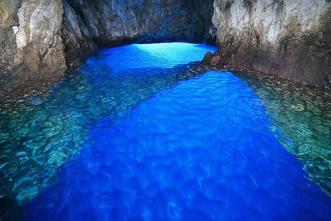 Private speedboat tour to Blue Cave and visit Island Hvar - Who will enjoy this day most