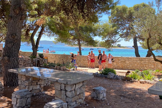 Private speedboat tour to Blue Lagoon and 3 Islands - Čiovo’s quieter coves and village pauses