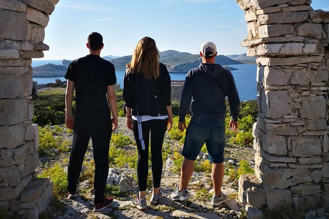 Private Speedboat tour to National Park Kornati Islands - Lojena Bay and Levrnaka’s clear water