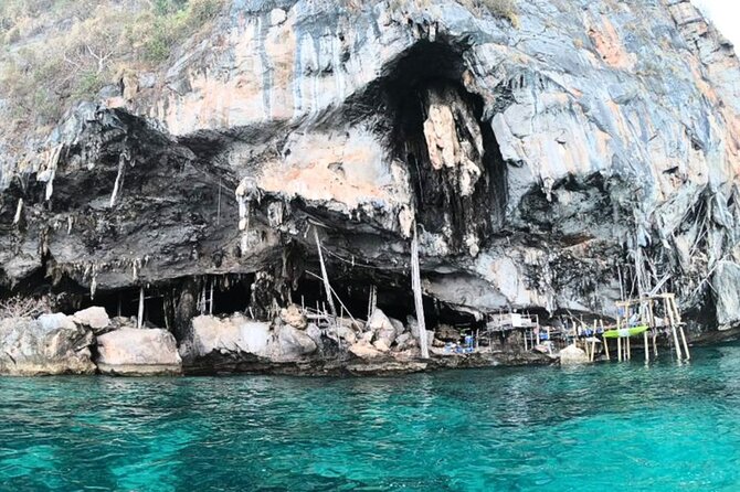 Private Speedboat Tour to Phi Phi Islands From Krabi - Lunch and free time on Phi Phi Don