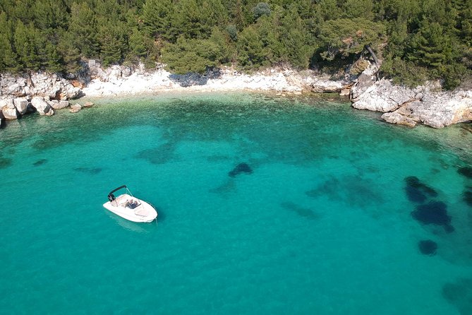Private speedboat tour to the islands - Kolocep and the swim into Blue Cave