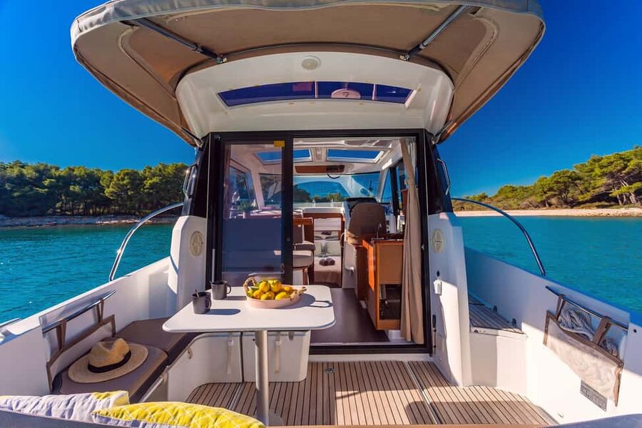 Private speedboat tours Sea Symphony - Rasotica Bay finishes the day quietly