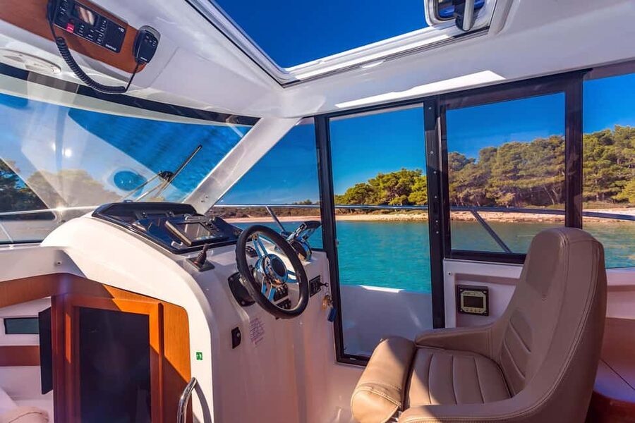 Private speedboat tours Sea Symphony - What is included, and what you still pay for
