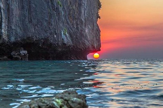 Private Tour Phi Phi Early Bird Premium Tour by Speed Boat - Pileh Lagoon is made for a swim
