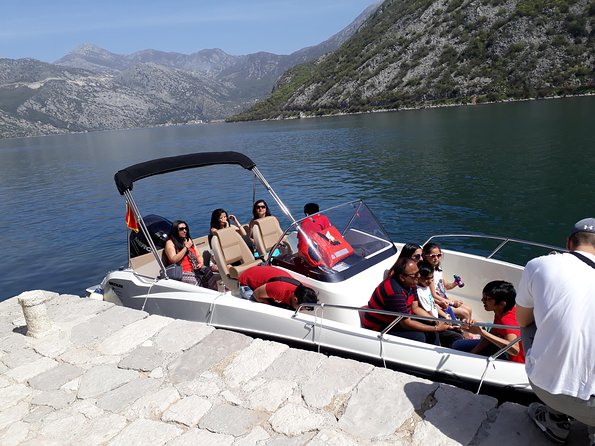 Private tour with speed boat - Perast and Lady of the rock - A Fast Route Across the Bay of Kotor