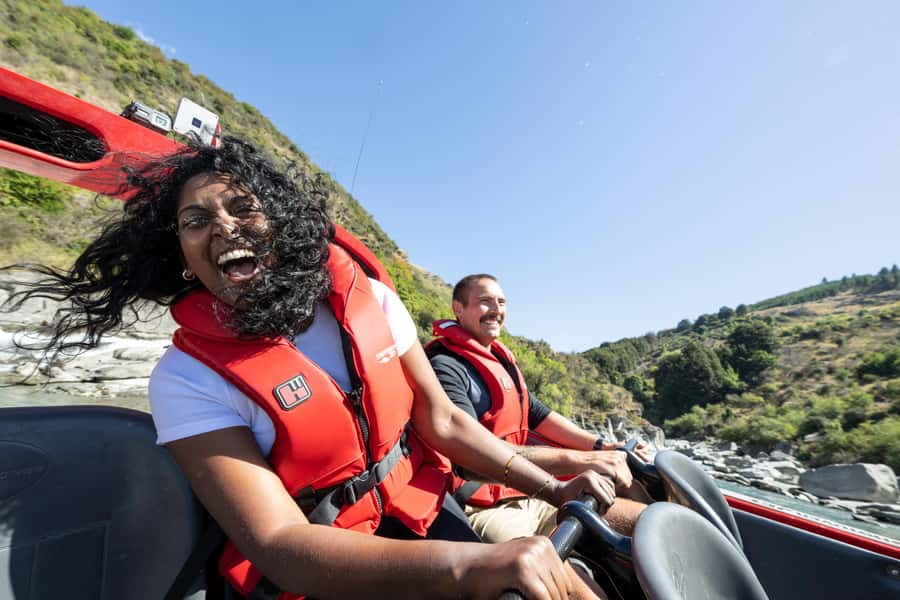 Queenstown: Shotover River Extreme Jet Boat Experience - 25 Minutes of Speed, Rapids, and Spins