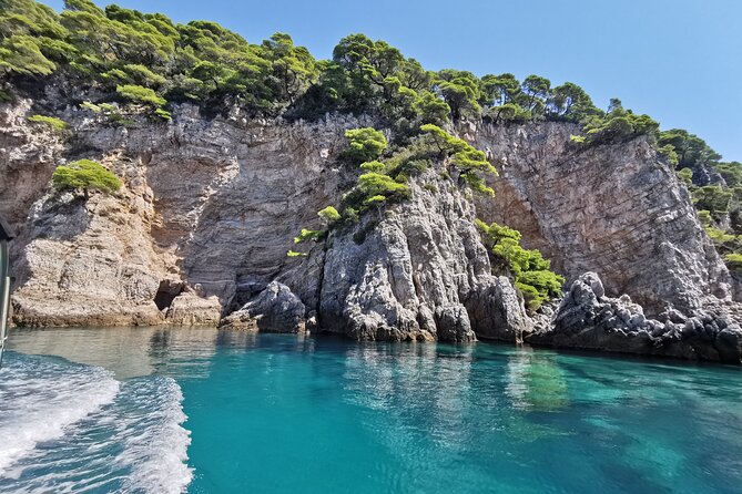 Rent a luxury speed boat for great fun on this Elaphiti Islands tour - What the boat includes, and what you should bring