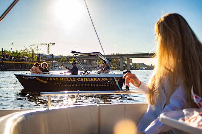Rental of Motorboat for 5 on Vistula in Warsaw no Licenses Needed - How fast will the motorboat go?