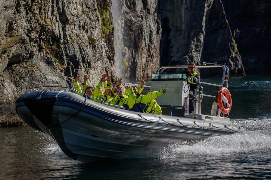 RIB Geiranger - Fjordsafari - Racing toward the Seven Sisters