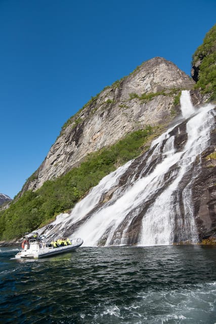 RIB Geiranger - Fjordsafari - A personal guide, not just a boat driver