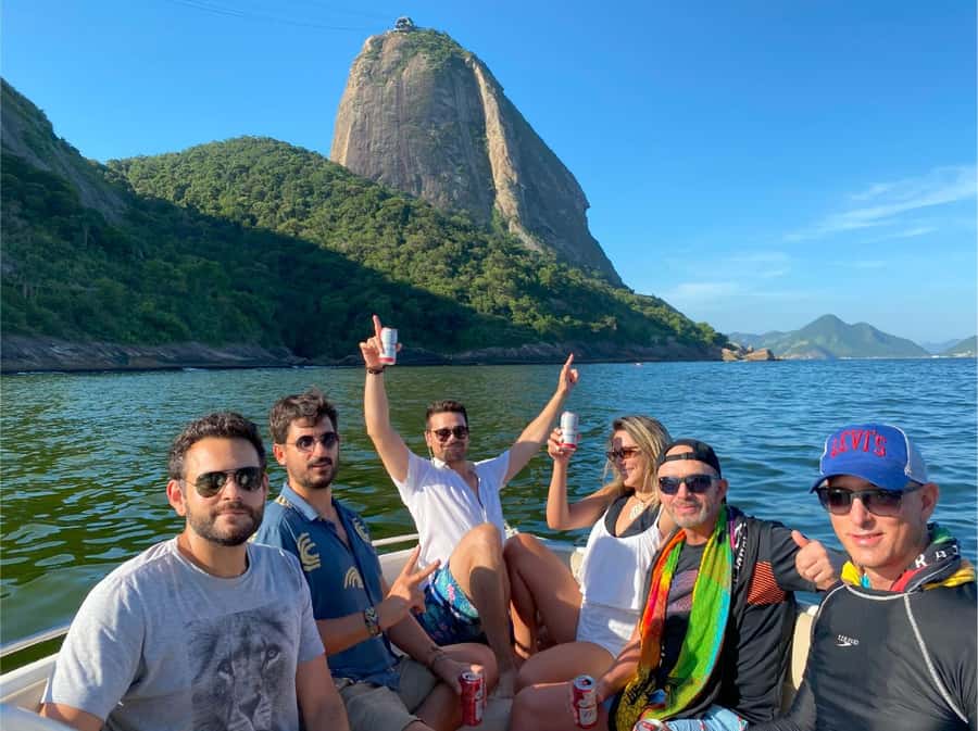 Rio de Janeiro: SpeedBoat Tour - Beach Tour with Beer - São João Fort and Sugarloaf Mountain