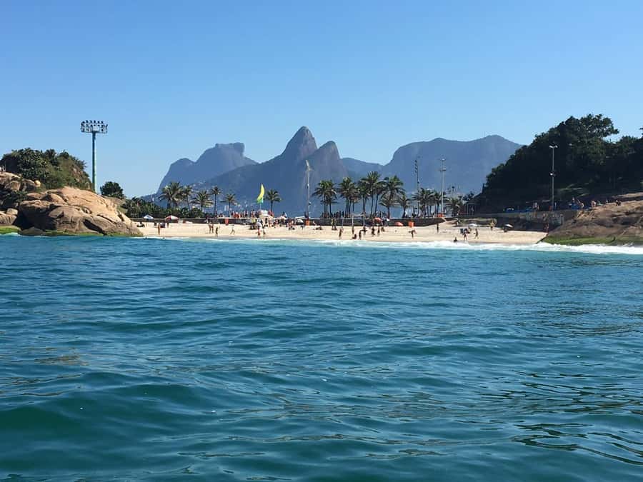 Rio de Janeiro: SpeedBoat Tour - Beach Tour with Beer - Fiscal Island and Santos Dumont Airport