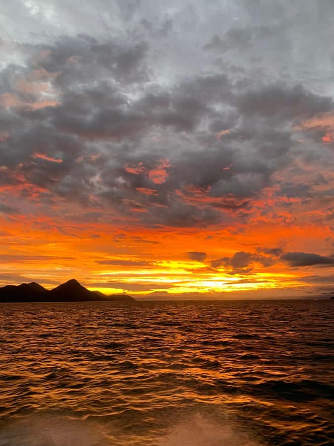 Rio de Janeiro: SpeedBoat Tour - Sunset with Beer - The beer, music, and swimming stops