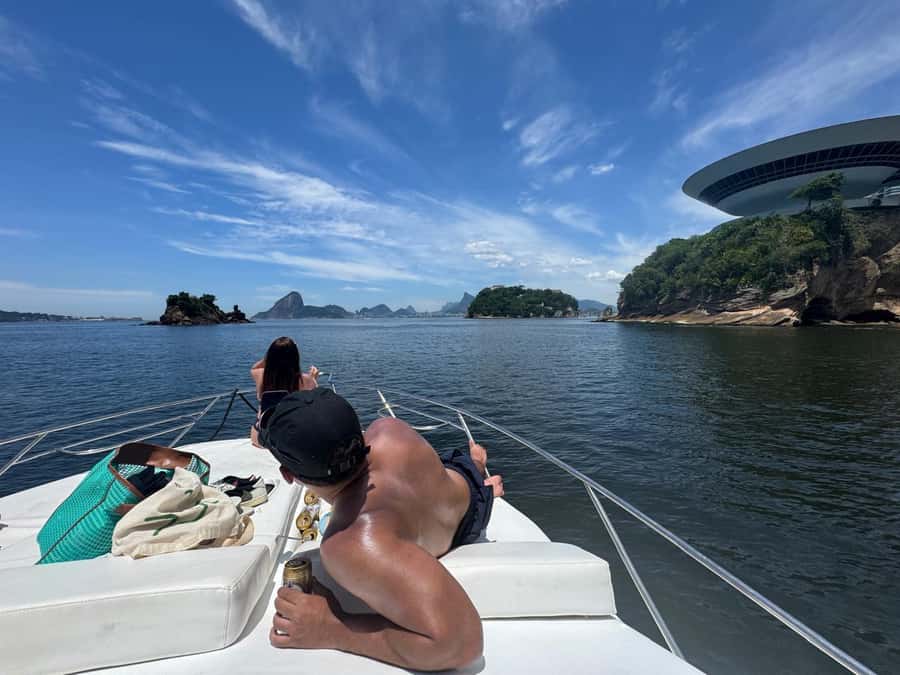 Rio de Janeiro: Speedboat Tour with Snacks and Drinks - Ilha Fiscal and the Museum of Tomorrow