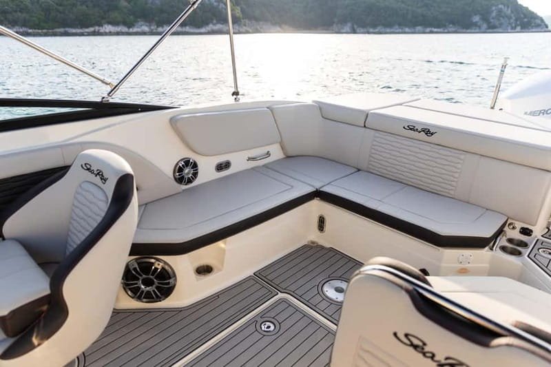 Rovinj: Dolphin Watching Sunset Speedboat Tour with Drinks - The 45-minute search for dolphins