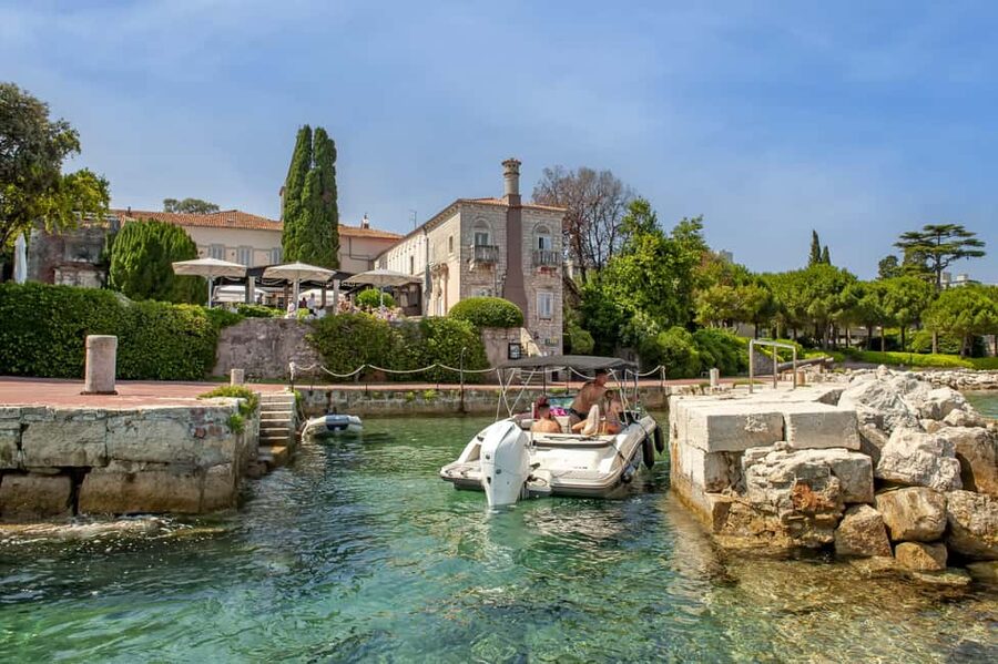 Rovinj or Vrsar: Lim Fjord & Rovinj islands Speedboat Tour - Seeing Rovinj from the Water