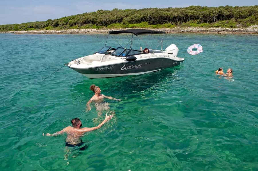 Rovinj or Vrsar: Lim Fjord & Rovinj islands Speedboat Tour - Dolphins, Drinks, and Boat Comfort
