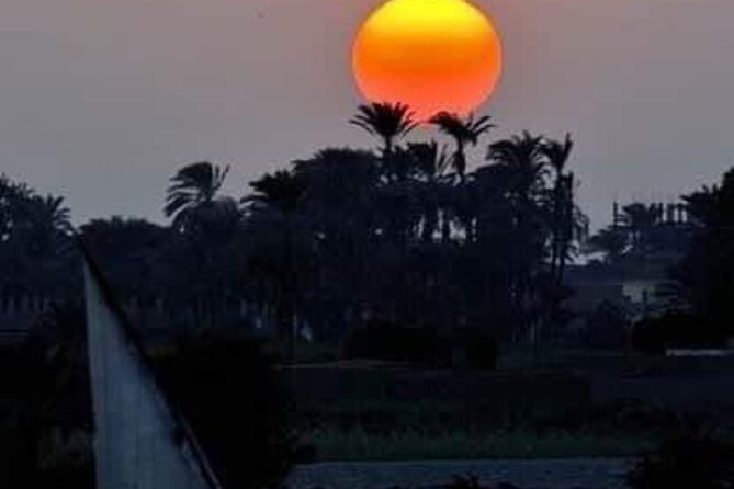 Sail into Splendor: Luxor's Majestic Motor Boat Adventures - Free drinks and the food question