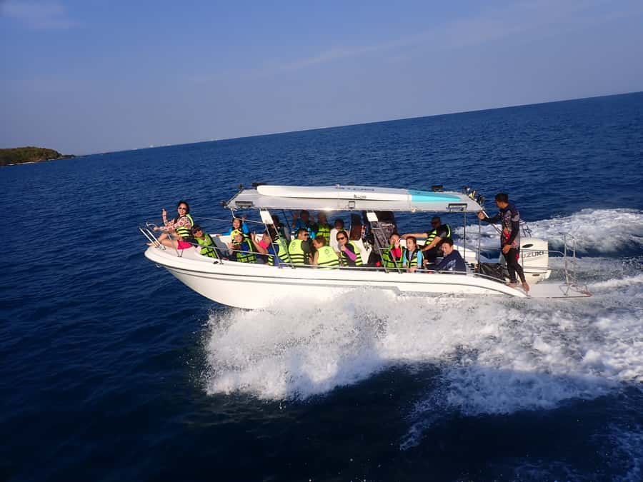 Samaesarn : Finding Nemo Snorkeling Tour Private speedboat - Crew support and swimming confidence