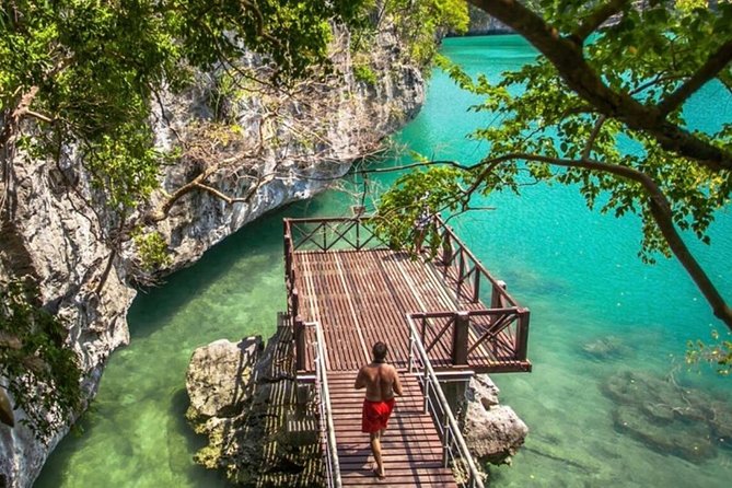 Samui Boat Charter, Private Speedboat Charter, Angthong National Marine Park - Coastal cruising through the island chain