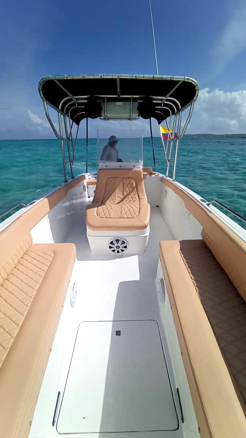 San Andres: Private San Andres Bay Tour by Luxury Speedboat - El Palito, shallow water for small sea life