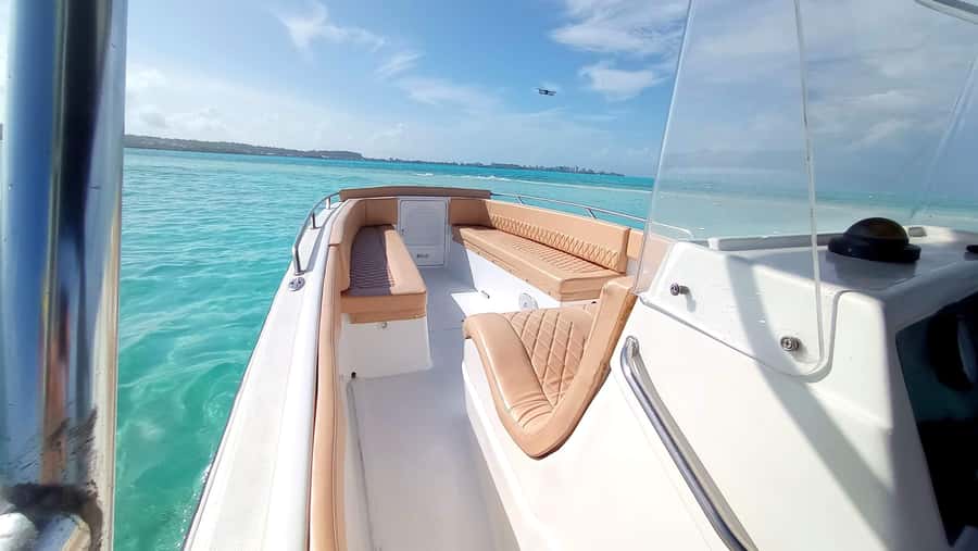 San Andres: Private San Andres Bay Tour by Luxury Speedboat - White Watta Beach and floating bars