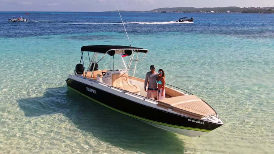 San Andres: Private San Andres Bay Tour by Luxury Speedboat - Leaving the Police Pier for the sea of seven colors