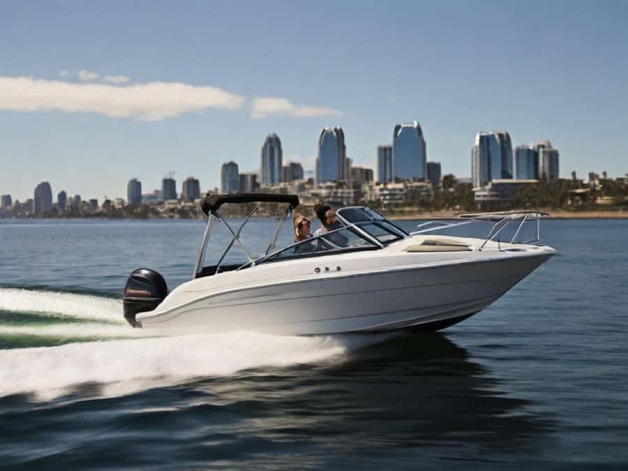 San Diego: Speed Boat Rental in San Diego Bay - Taking the wheel on San Diego Bay