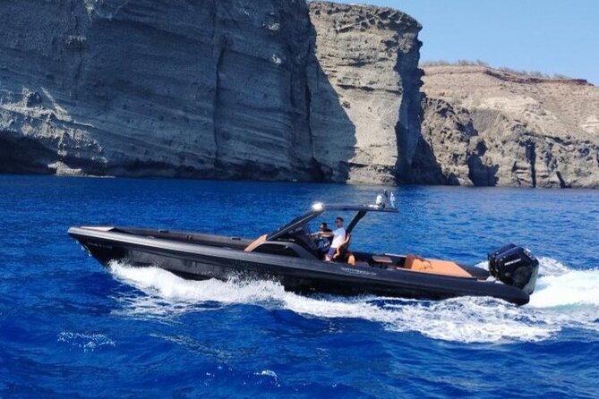 Santorini Caldera: Private Cruise with Speed Boat & Open Bar - Red Beach and Mesa Pigadia: two very different swims