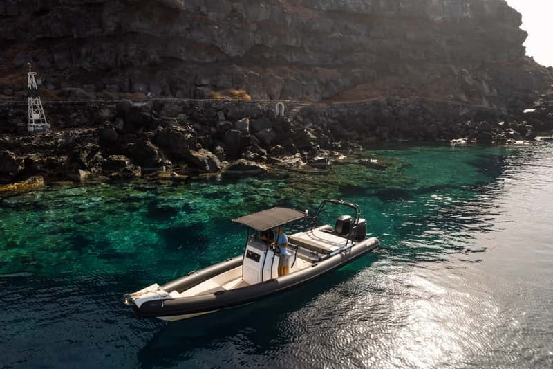 Santorini: half day exclusive speedboat cruise - A fast start from Thera to Ammoudi