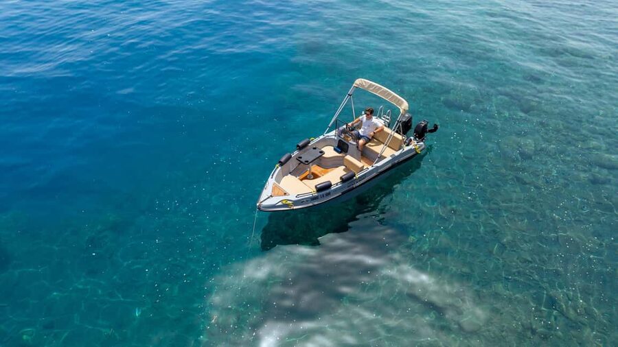 Santorini: License-Free Motor Boat Full or Half-Day Rental - Key points at a glance