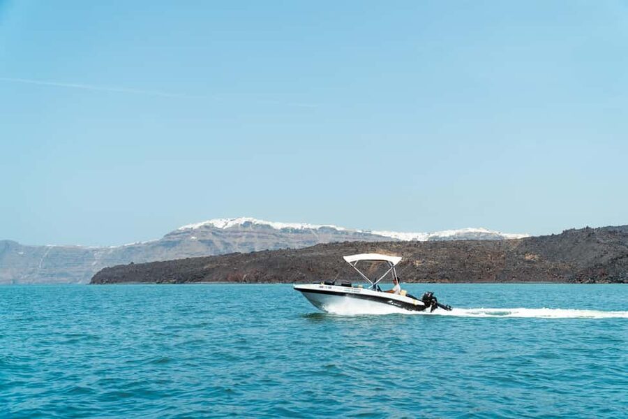 Santorini: License-Free Motor Boat Full or Half-Day Rental - Ammoudi and the final coastal views