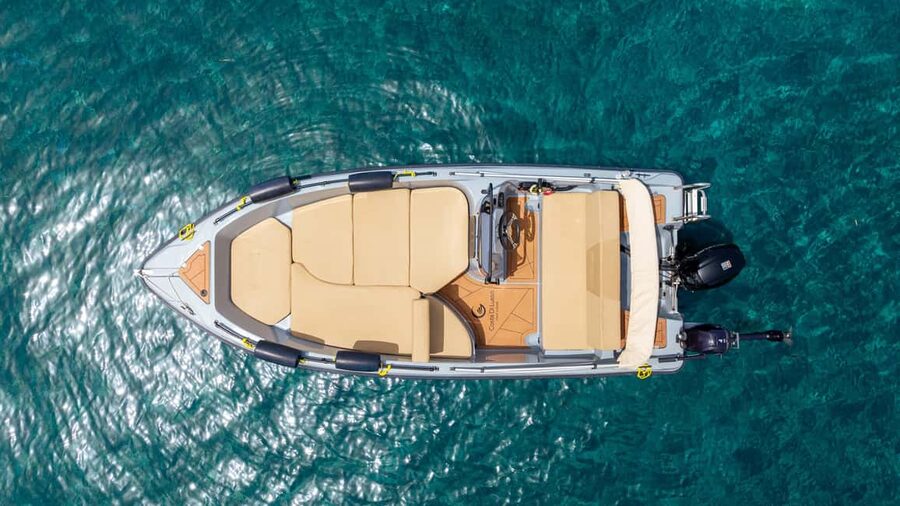 Santorini: License-Free Motor Boat Full or Half-Day Rental - The 30-minute briefing at Vlichada