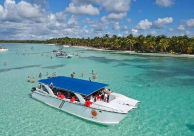 Saona Island: Catamaran/Speedboat Tour to a Dream Beach