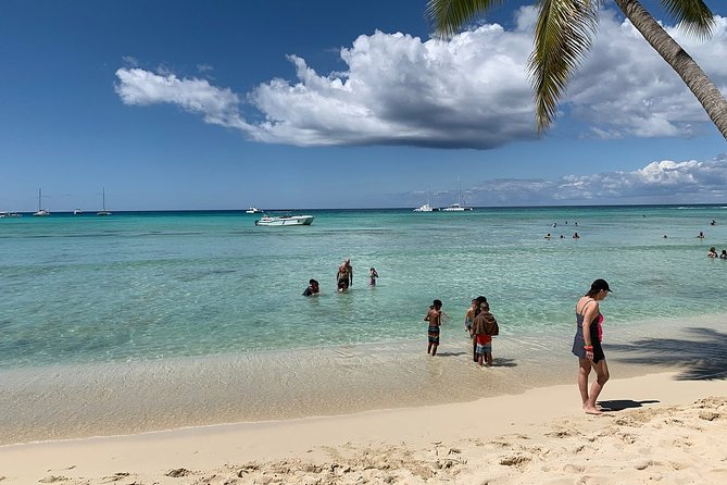 Saona Island Excursion by Catamaran and Speedboat (Full Day) - Returning by speedboat and stopping at the natural pool
