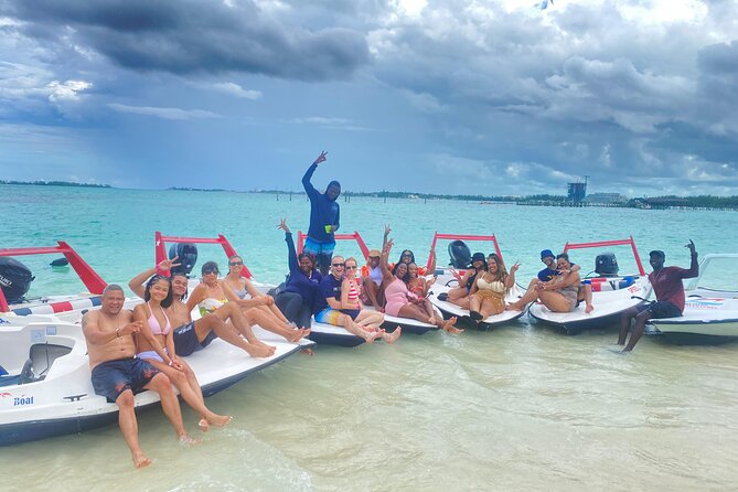 Self Drive Speedboat and Swim with the Pigs - Key points at a glance