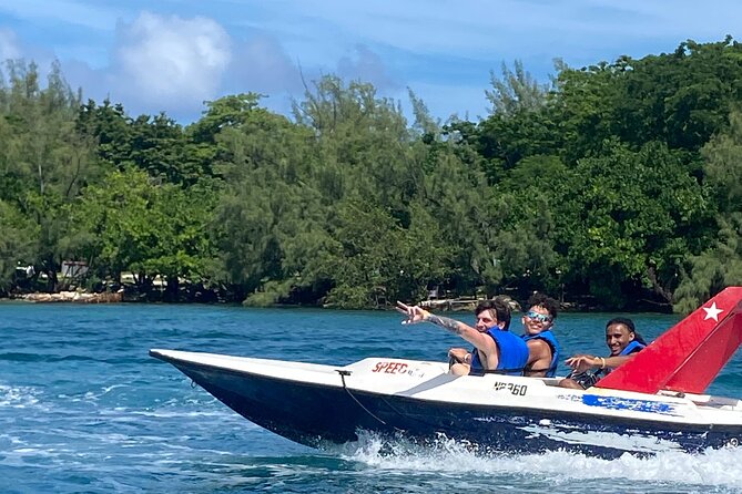 Self Drive Speedboat and Swim with the Pigs - Arriving at the private island with pigs