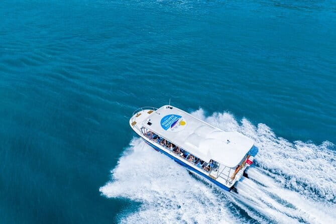 Singapore - Albatross Speedboat Adventures Cruising in Sentosa - Lazarus Island and its curved white beach