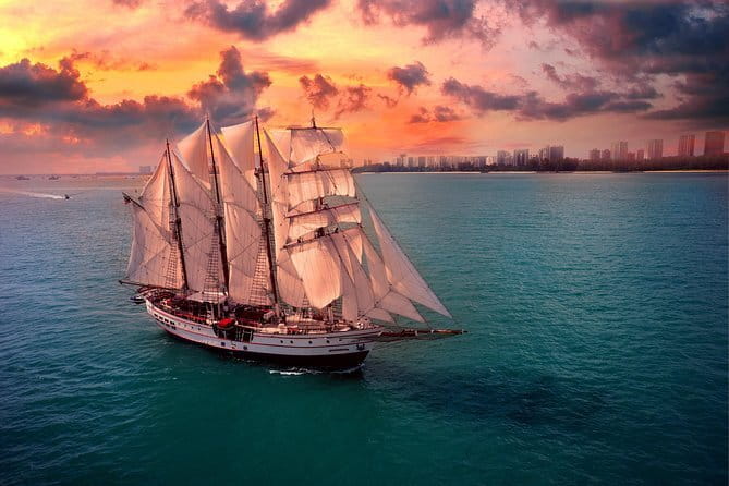 Singapore - Albatross Speedboat Adventures Cruising in Sentosa - Saint John’s Island and Singapore’s difficult past