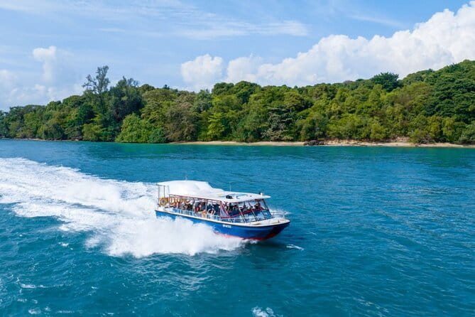Singapore - Albatross Speedboat Adventures Cruising in Sentosa - Sentosa gives way to the Southern Islands