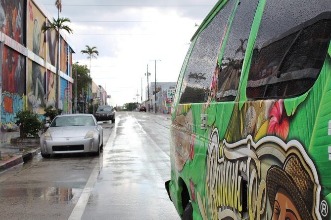Small-Group Miami City and Speedboat Tour & Hotel Pick-up - One half-day, two very different views of Miami